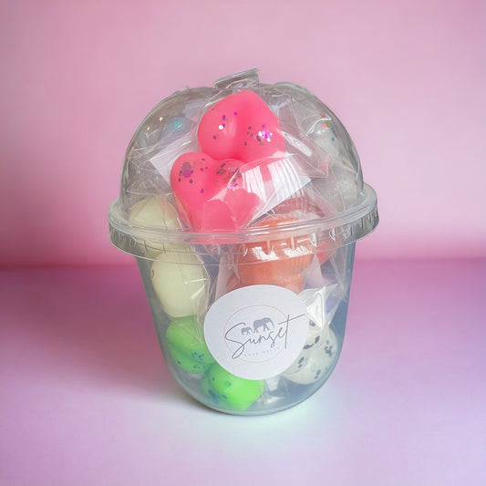 30 Wax Melt Hearts Pod - containing 15 different scents