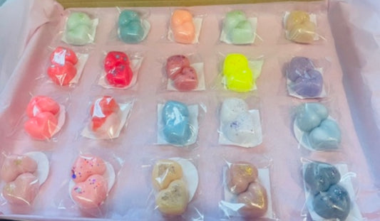 40 Wax Melt Hearts 20 different scents